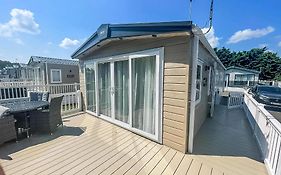 Stunning Caravan With Decking At Carlton Meres In Suffolk Ref 60009Mv
